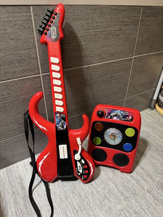 Zabawkowa gitara dla dzieci marki Simba w zestawie