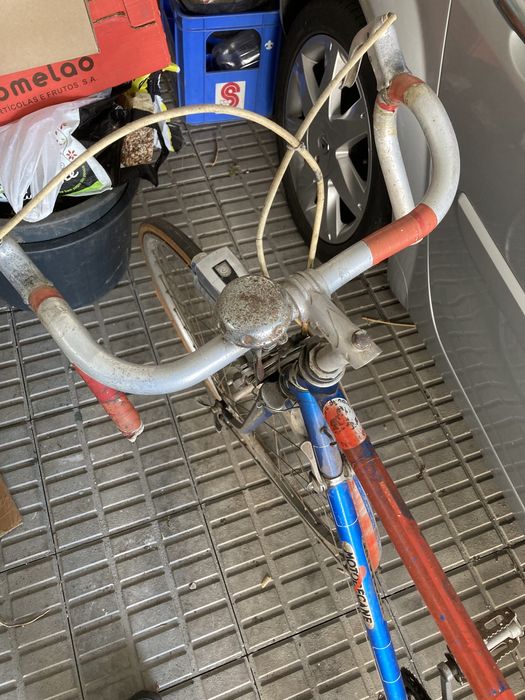 Bicileta antiga motobecane