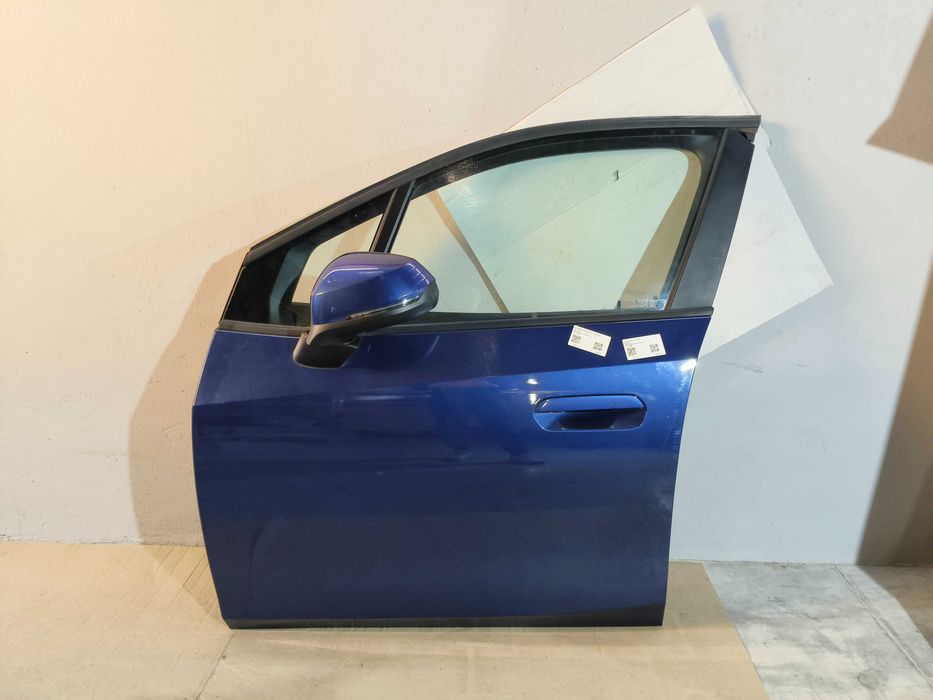 Дверь передняя задняя левая правая BMW 2 U06 бмв в Цвет в Наличии