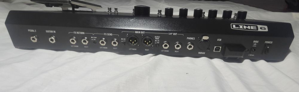 Pedaleira Line 6 FIREHAWK FX