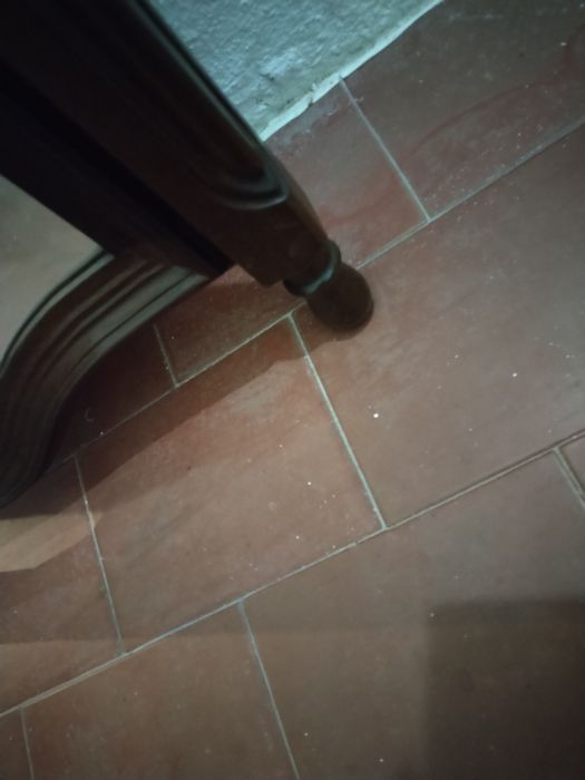 Espelho biselado de parede com moldura em madeira
