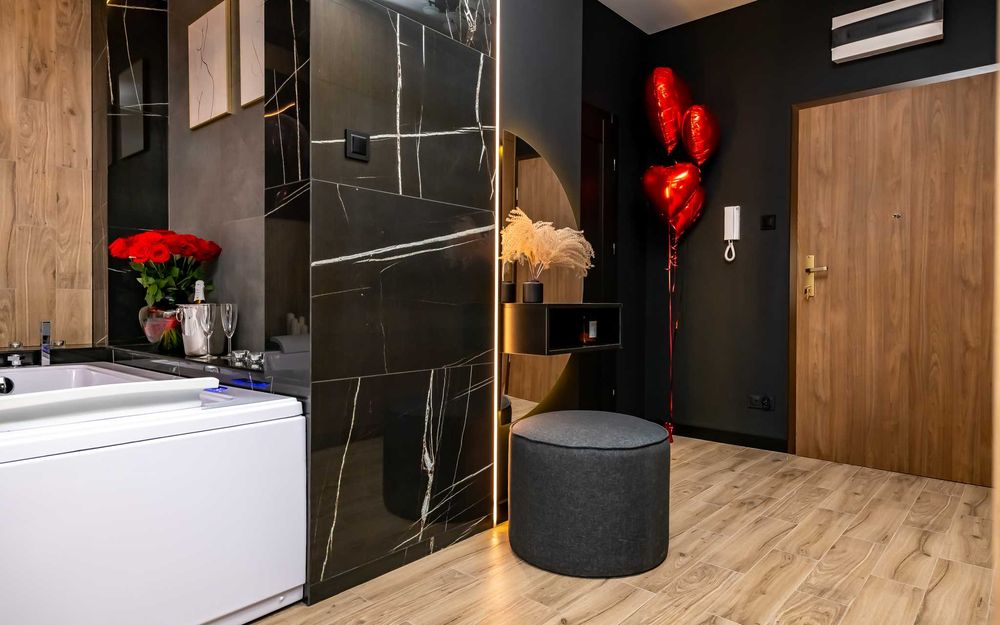 Zmysłowy Apartament VIP - prywatna sauna i jacuzzi tylko dla Was