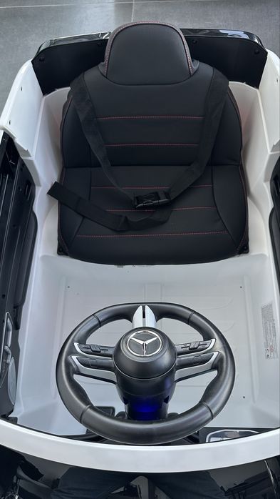 Дитячий електромобіль Mercedes Benz EQS — універсальна модель 12V з хорошими характеристиками та комфортом для щоденного катання.Авто на акумуляторі.