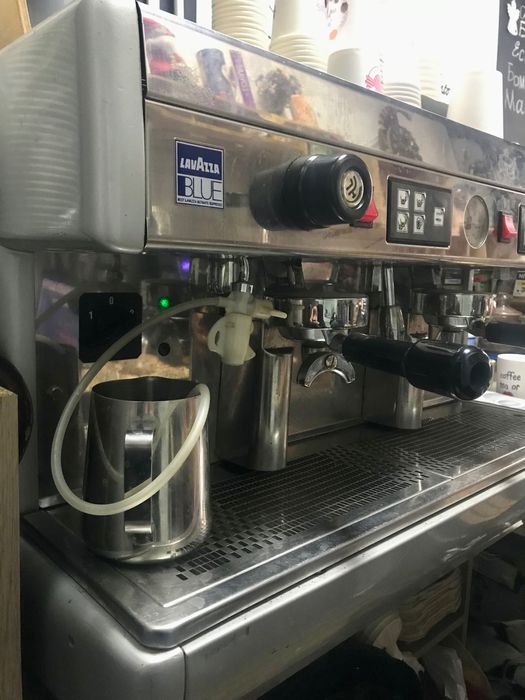 Продам обладнання б/у для кав’ярні