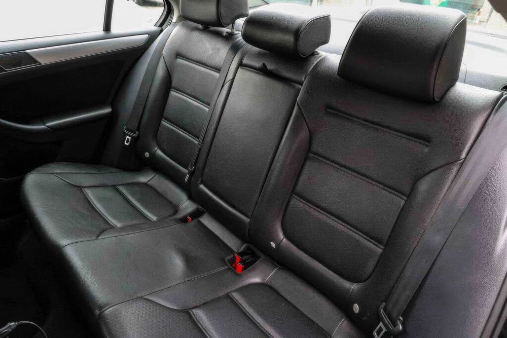 Volkswagen Jetta      2013