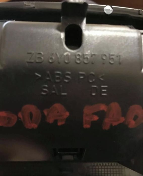 Cinzeiro Skoda Fabia