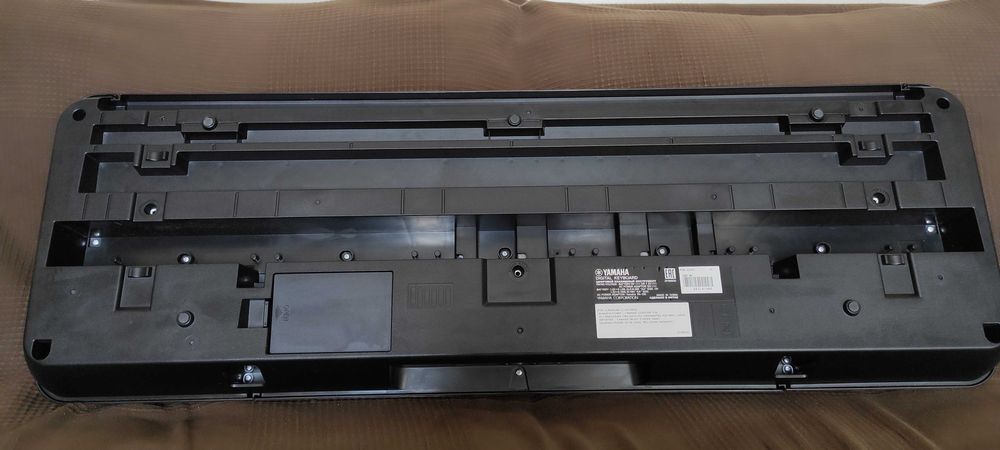 Teclado YAMAHA PSR-E263