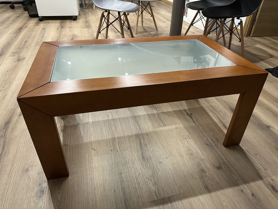 Mesa de centro em cerejeira