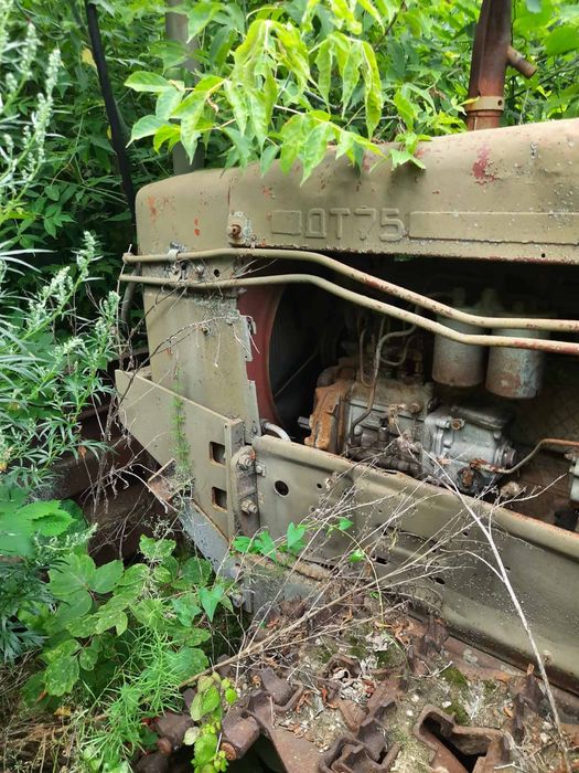 Трактор ДТ-75 з новою гусіння