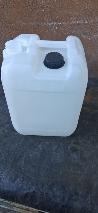 Kanistry na wode, paliwo ,płyny  20l czyste