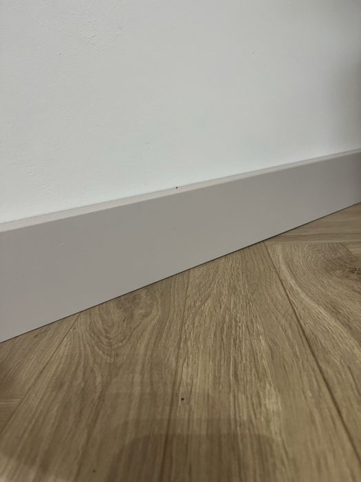 Listwy przypodlogowe kaszmir egger  19,6 m