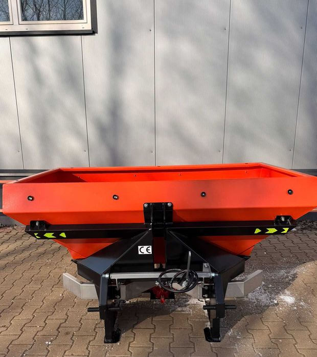 Rozsiewacz dwutalerzowy pojemności 400 600 litrów 800 i1000 do 1200