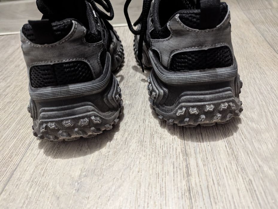 Трендові кросівкі 24,5см брендові кросівки на масивній підошві