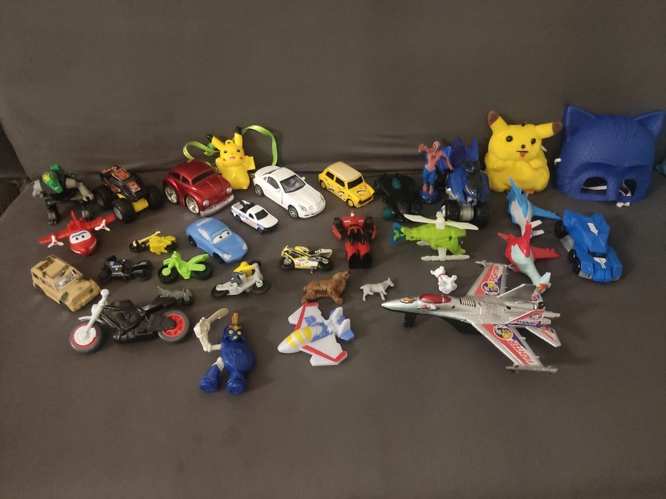 Vários brinquedos