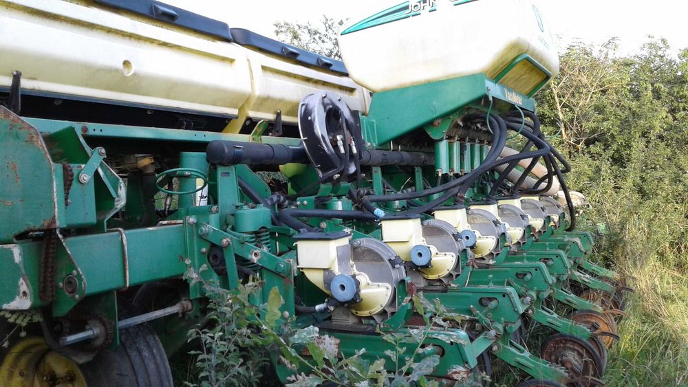 john deere 2126 сівалка просапна  ноутіл notil