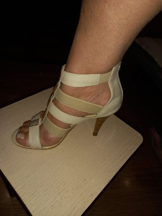 Босоножки женские кожаные