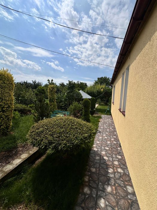 2 будинки+виробниче двоповерхове приміщення на території