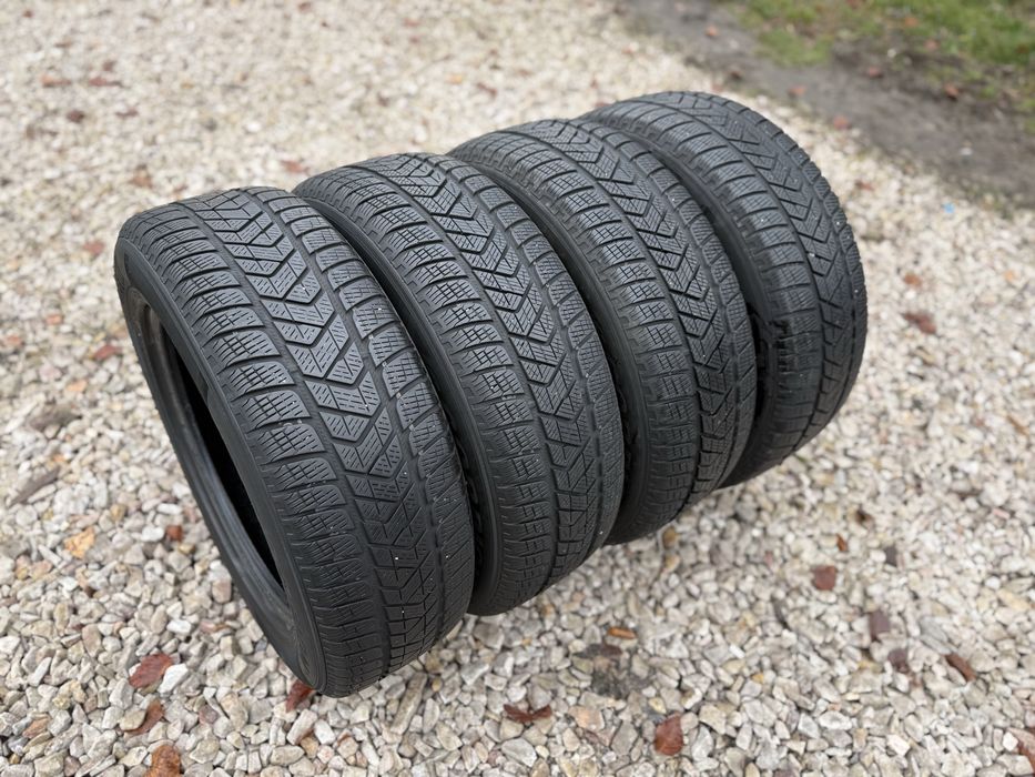 Opony zimowe 215/65/17 R17 Zima R17 Pirelli Scorpion Montaz na mjejscu