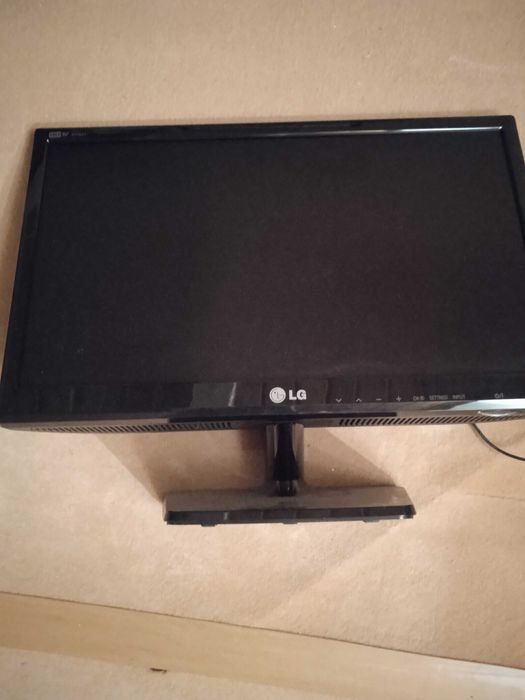 TV LCD LG 19 polegadas. Não se fazem entregas.