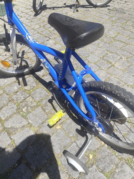 Bicicletas de criança com rodinhas +/- 4 anos