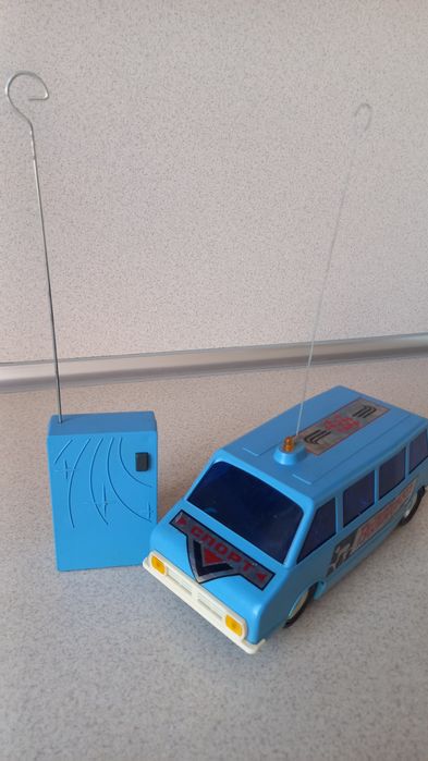 Продам радіокеровану іграшку