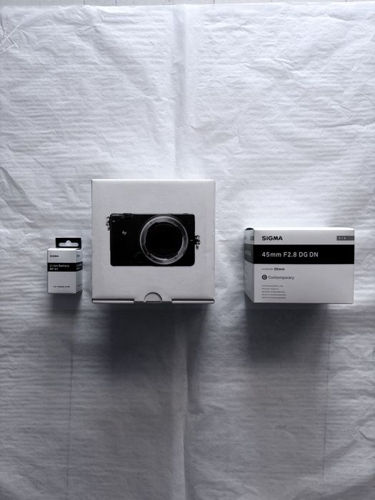 Sigma Fp + Sigma C 45/2.8 DG DN L-Mount + Extra Battery