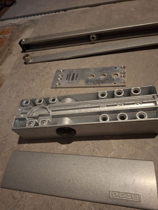 Samozamykacz Geze Ts 2000