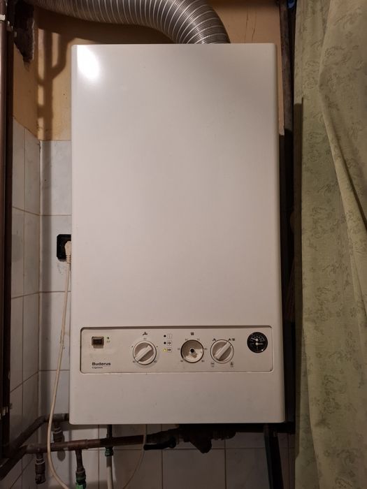 Sprzedam wiszący, dwufunkcyjny kocioł gazowy marki Buderus, model Logamax U004-24K (moc 24 kW).