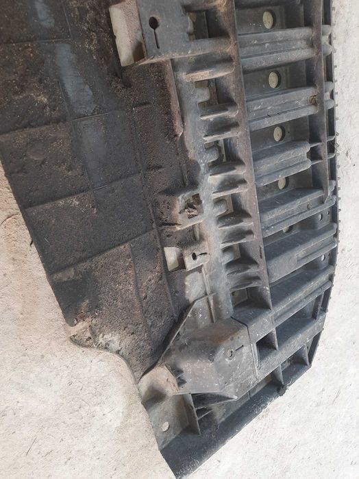 52618-05010 пластиковий захист переднього бампера Тойота Авенсіс т27