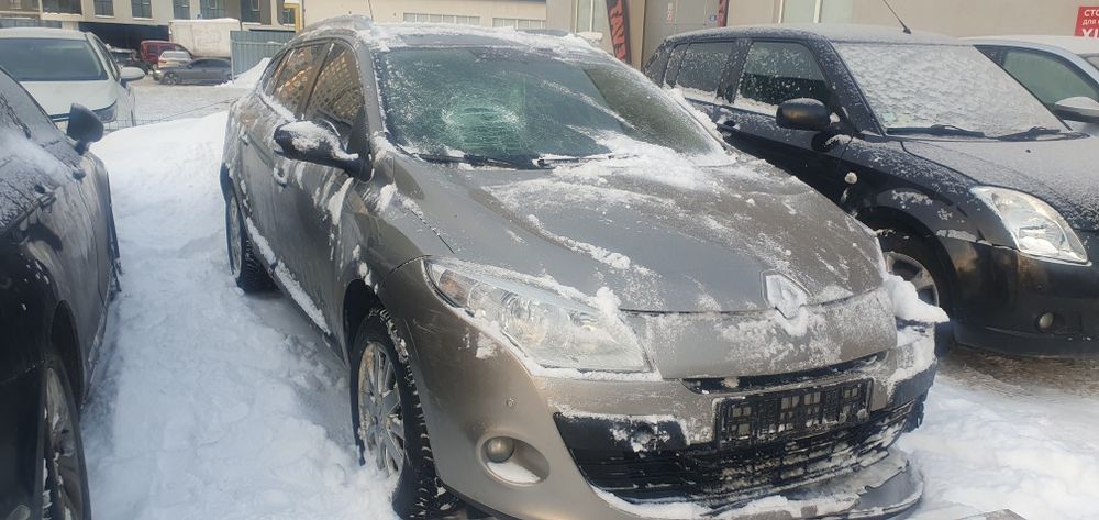 Megane 3 1.6 бензин після дтп