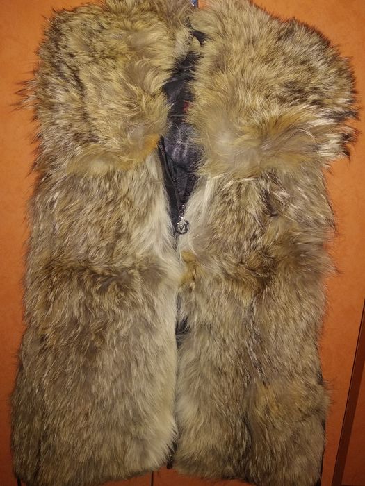 Жилетка с натурального меха женская