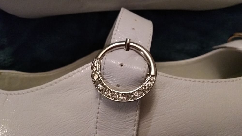 Białe buty w dobrym stanie r. 36