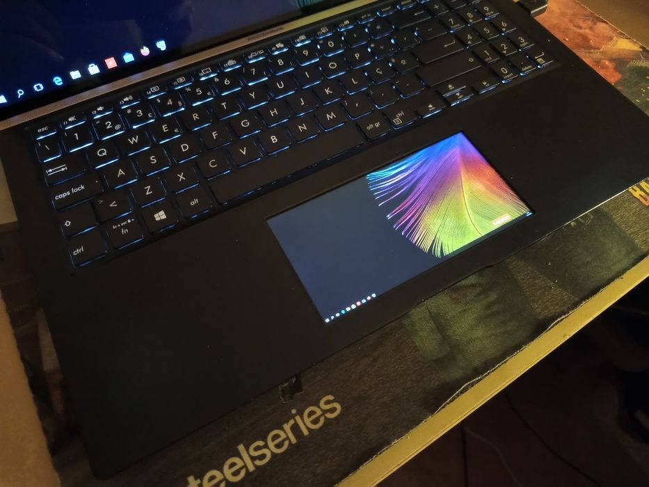 Portátil ASUS ZenBook i7-10510U / 16GB RAM / SSD NVMe 256GB / Ecrã Full HD