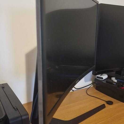 Samsung Monitor Gaming Curvo 24''