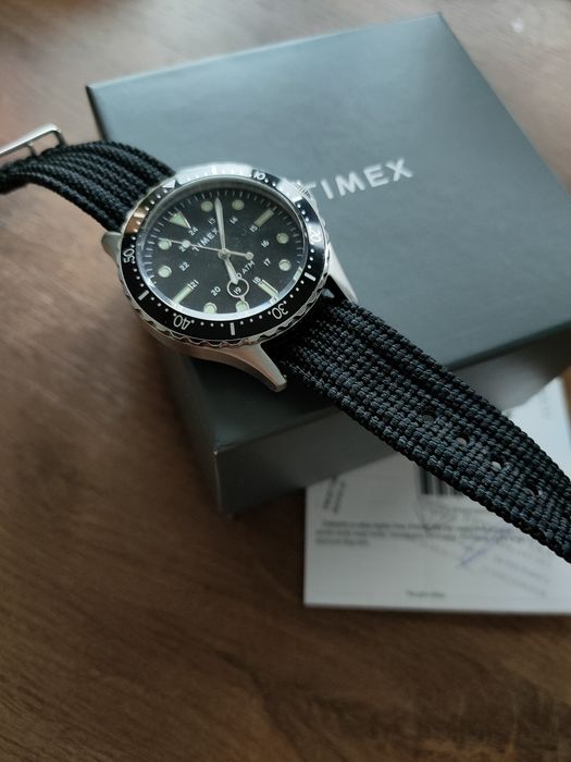 Zegarek Timex Navi Small na czarnym pasku nato