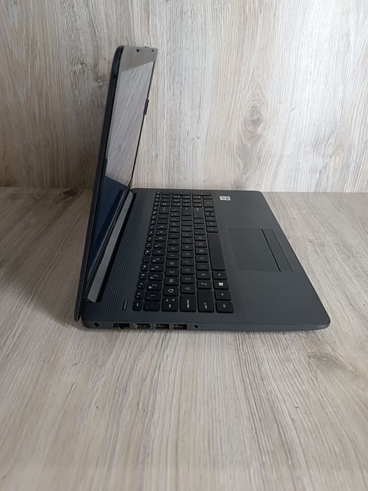 Ноутбук Тонкий HP Intel 8 по 3.6Ghz 16GB D4 SSD 256GB FullHD Ultrabook