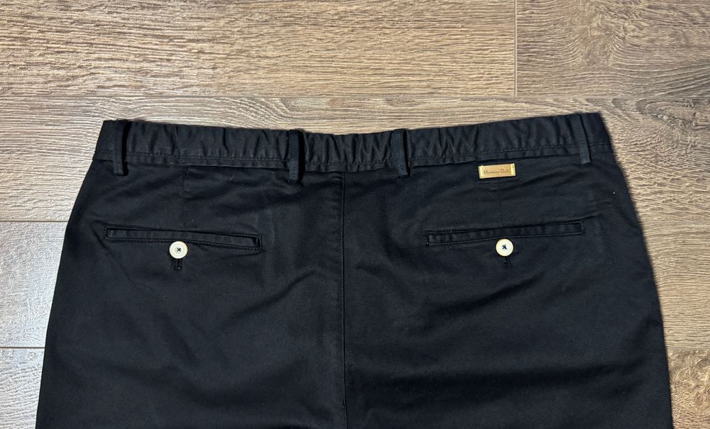 Брюки чиносы Massimo Dutti.