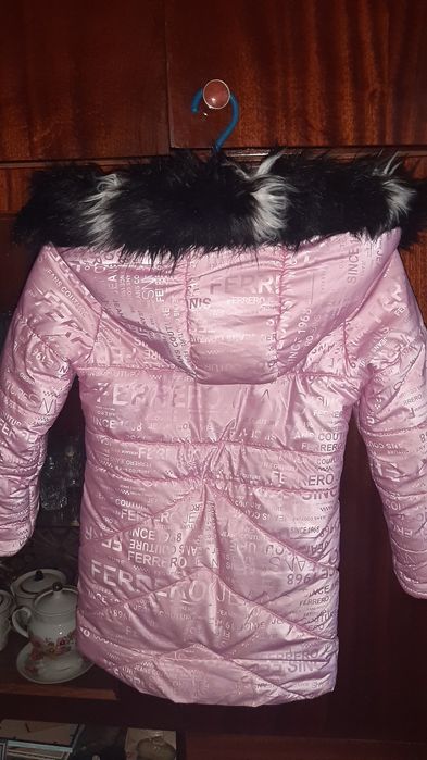 Продам курточки розові б/в