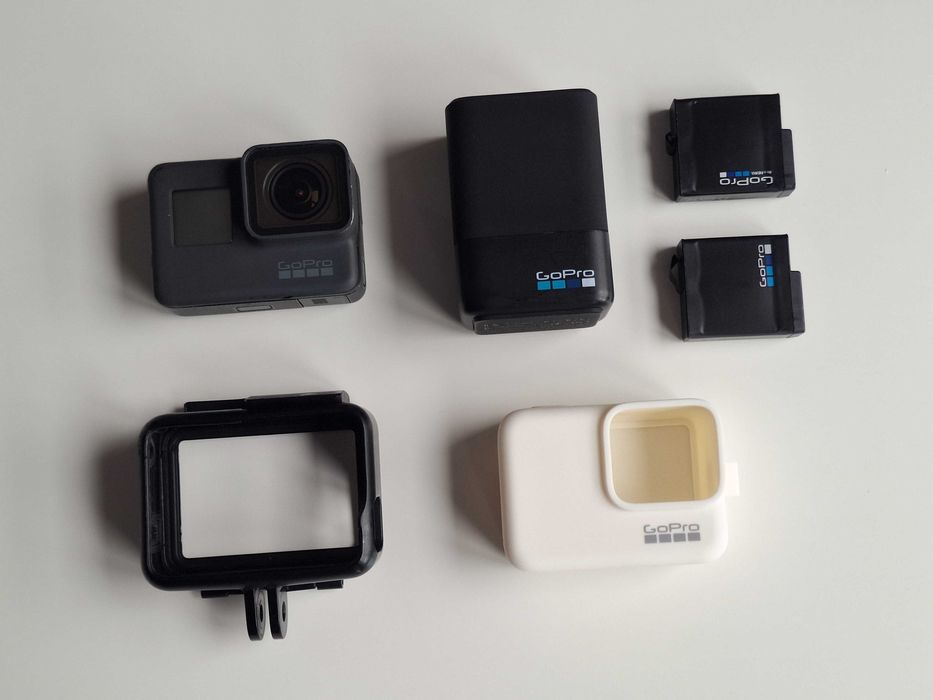 Kamera GoPro Hero 5 Black + ładowarka + 2x bateria + pływak + GRATIS!
