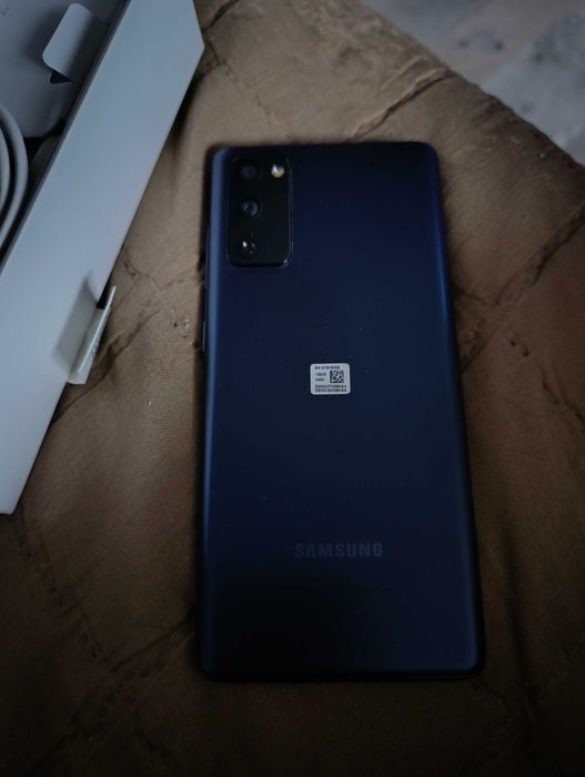 Sprzedam telefon marki Samsung