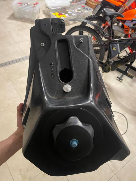 Бак 12 л Kovi KTM