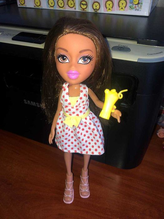 кукла Bratz Ясмин