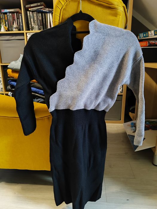 Sweterkowa elegancka wełniana sukienka