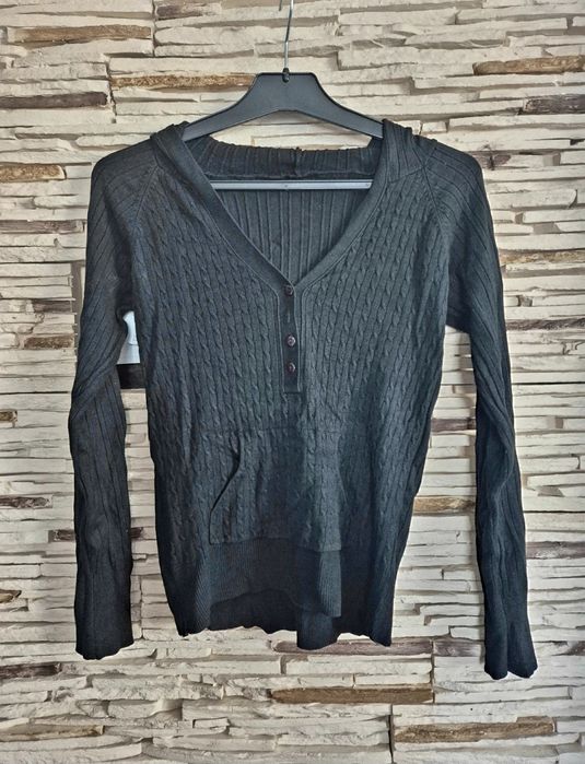 Sweter  z kapturem rozm 36