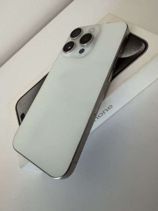Iphone 15 pro biały 128gb kondycja 87%
