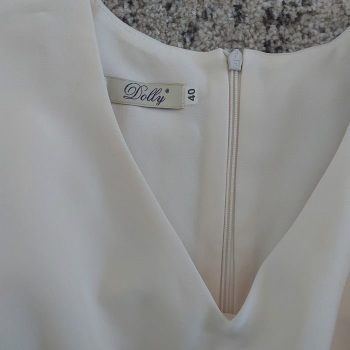 Sprzedam koronkową sukienkę