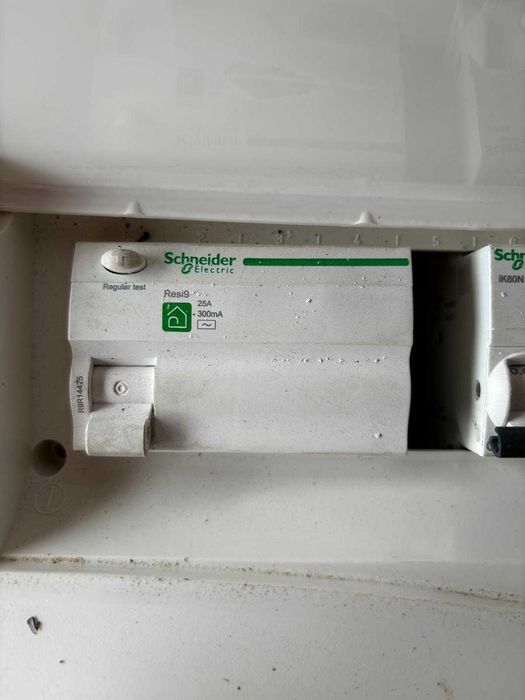 Vendo Quadro Elétrico Exterior Novo - Completo e Pronto para Uso