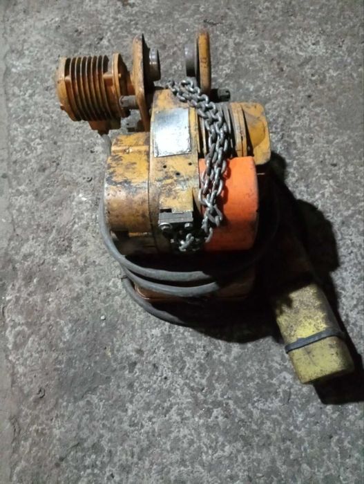 Тальфер електричний та сверлильний станок