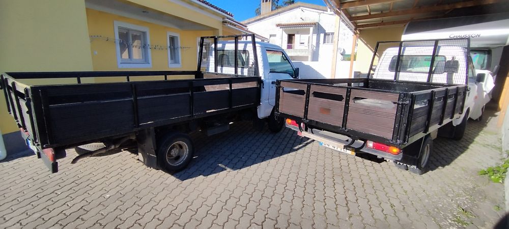 2 Hyundai H100. Vendo uma delas.