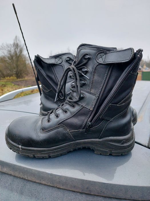 Продам дві пари берці виробнитства Чехії